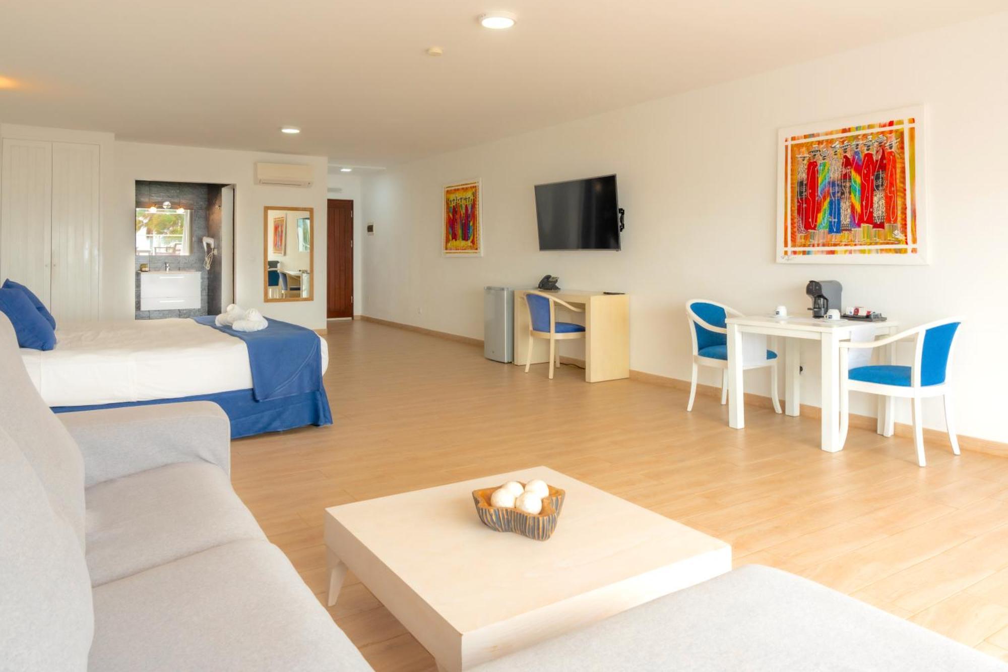 Hotel Livvo Budha Beach Santa Maria Exterior photo