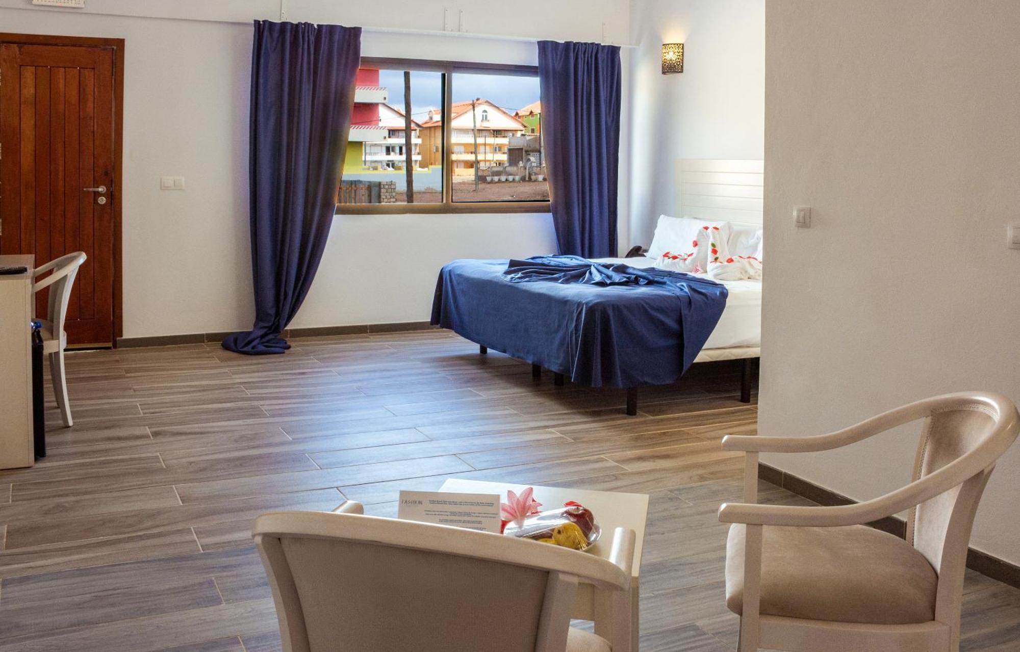 Hotel Livvo Budha Beach Santa Maria Exterior photo
