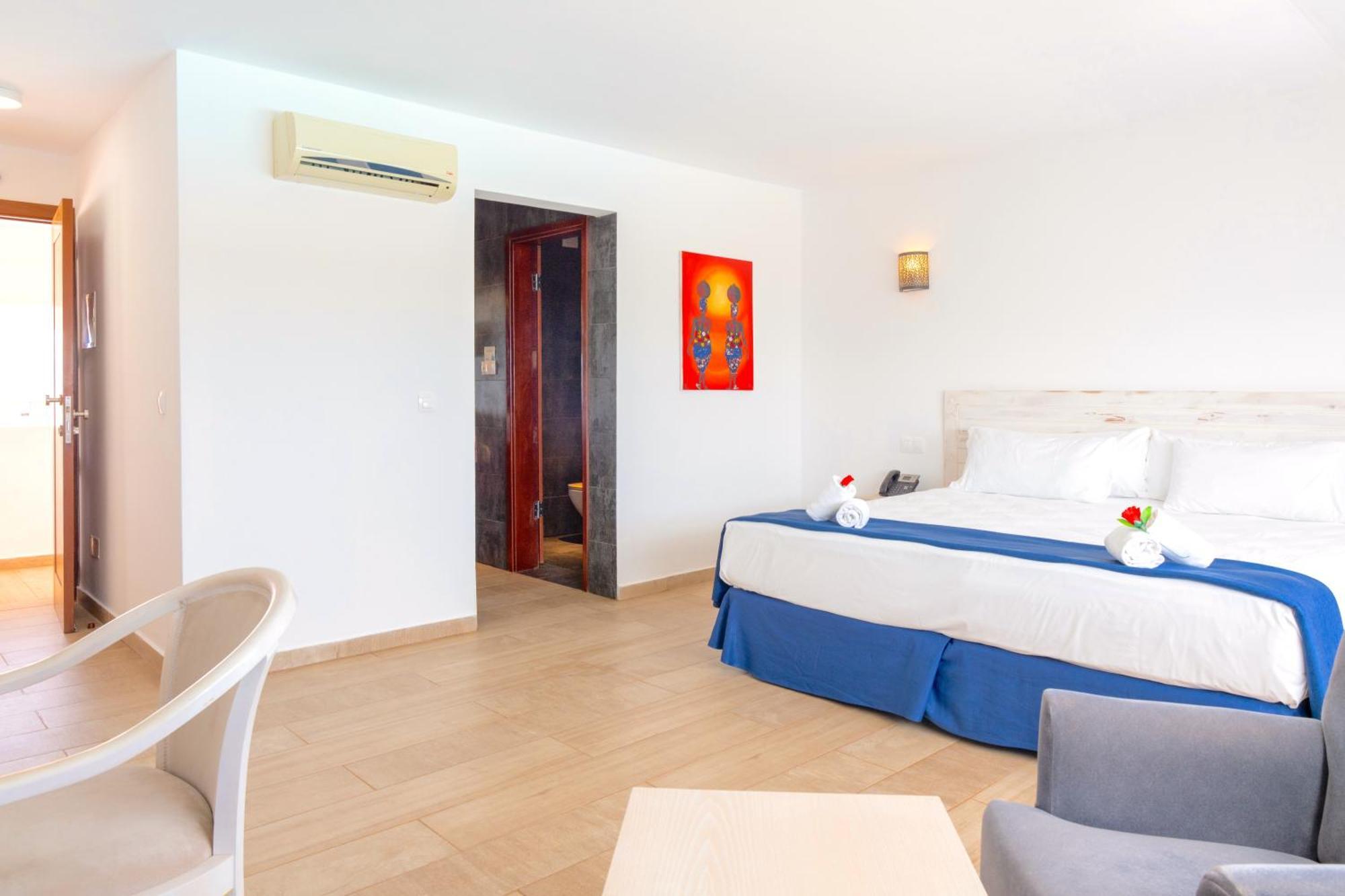 Hotel Livvo Budha Beach Santa Maria Exterior photo