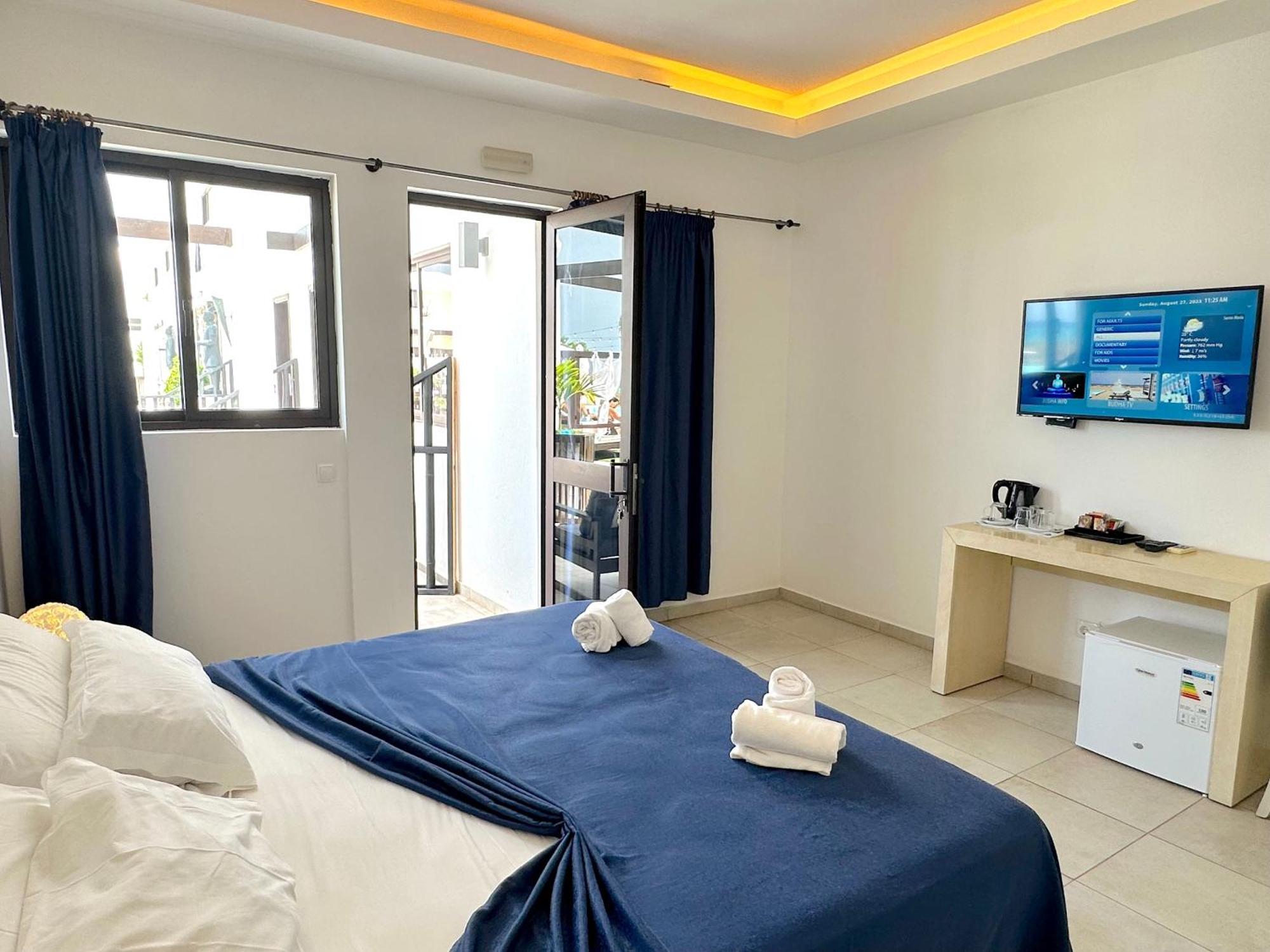 Hotel Livvo Budha Beach Santa Maria Exterior photo