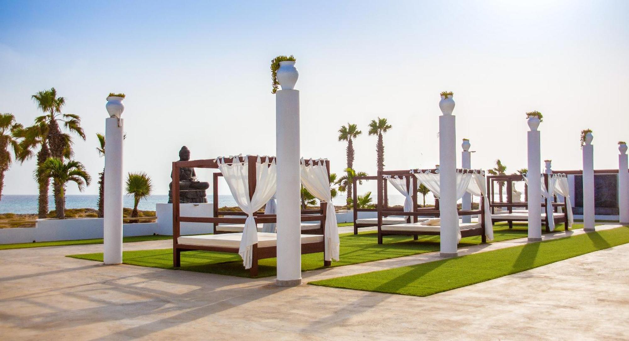 Hotel Livvo Budha Beach Santa Maria Exterior photo